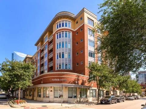 657 W Fulton St #708, Chicago, IL 60661