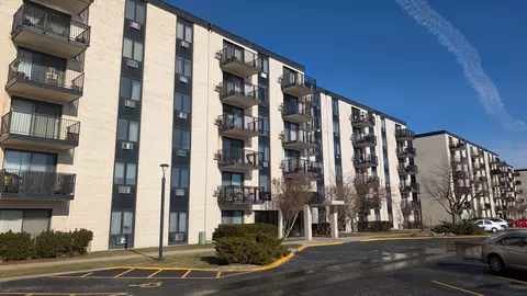 9128 W Terrace Dr #2D, Niles, IL 60714