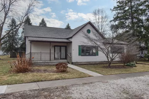 301 E Douglas St, Saint Joseph, IL 61873