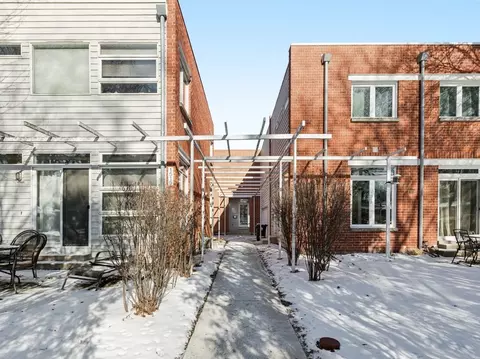 1515 Monroe St #A, Evanston, IL 60202