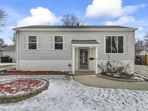 215 Mayfield Dr, Streamwood, IL 60107