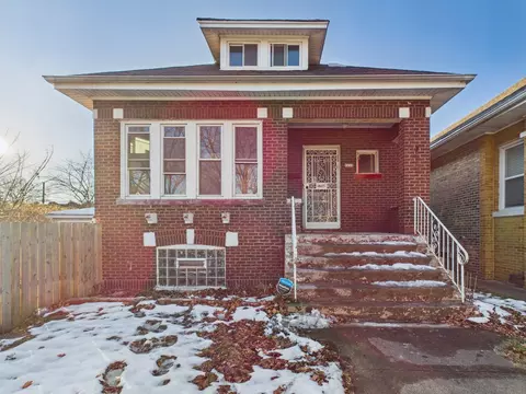 8116 S Marquette Ave, Chicago, IL 60617