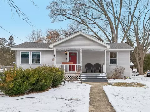 4609 W Shore Dr, Wonder Lake, IL 60097