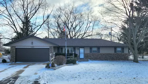10227 Blazer Ct, Machesney Park, IL 61115