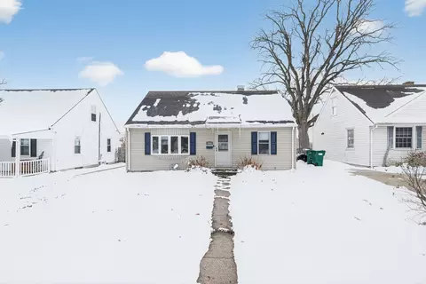 Exterior - 560 Beckman Dr, Kankakee, IL 60901 photo 4 of 4