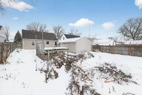 Exterior - 560 Beckman Dr, Kankakee, IL 60901 photo 3 of 4