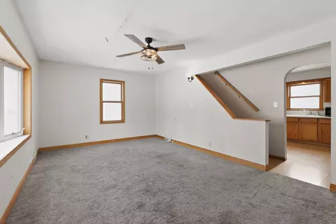 Living - 560 Beckman Dr, Kankakee, IL 60901 photo 3 of 3