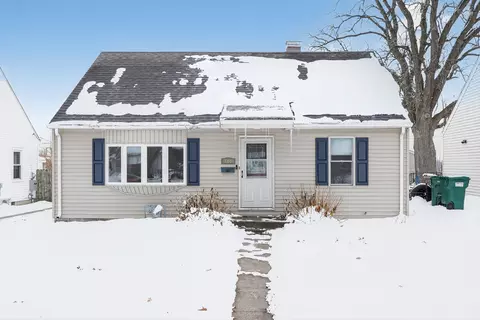 560 Beckman Dr, Kankakee, IL 60901