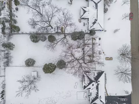 View/Area - 722 Countryside Dr, Wheaton, IL 60187 photo 3 of 6