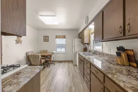 Kitchen - 722 Countryside Dr, Wheaton, IL 60187 photo 1 of 4