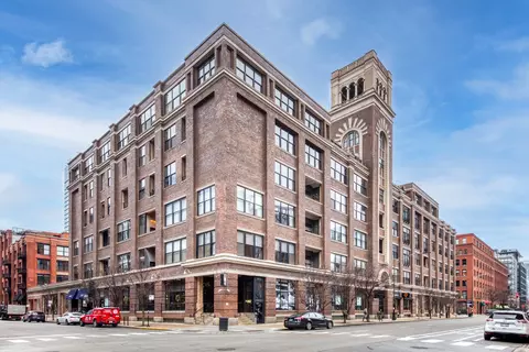 1000 W Washington Blvd #147, Chicago, IL 60607