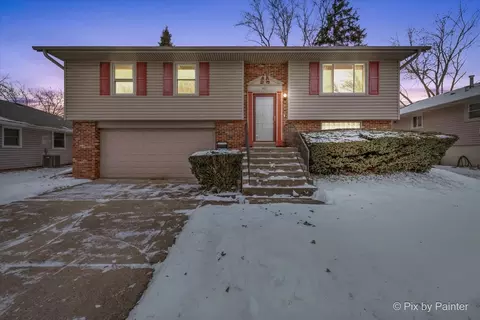 411 Krause Ave, Streamwood, IL 60107