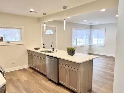 Kitchen - 16607 Winchester Ave, Markham, IL 60428 photo 3 of 6