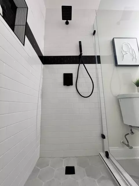 Bath - 16607 Winchester Ave, Markham, IL 60428 photo 7 of 8