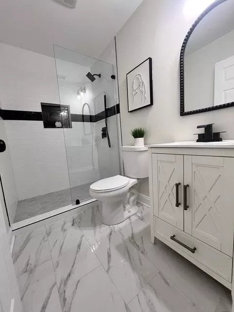 Bath - 16607 Winchester Ave, Markham, IL 60428 photo 5 of 8