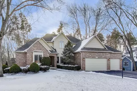 14267 Castlebar Trl, Woodstock, IL 60098