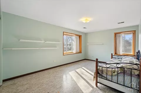 Bedroom - 2302 Fulle St, Rolling Meadows, IL 60008 photo 4 of 7