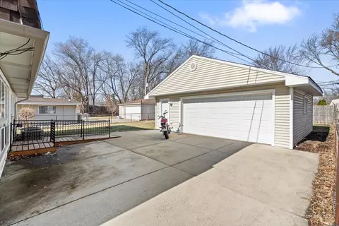 Other - 2302 Fulle St, Rolling Meadows, IL 60008 photo 6 of 7