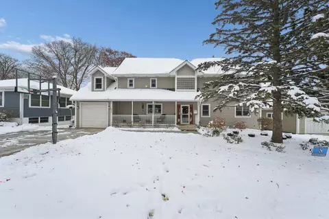 293 Abbotsford Ct, Glen Ellyn, IL 60137