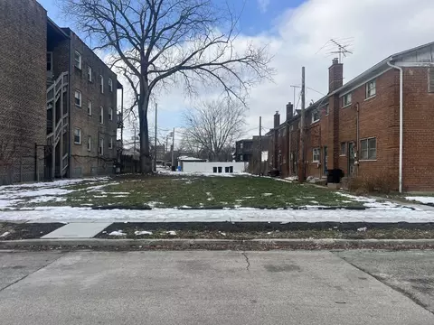 9044 S Dauphin Ave, Chicago, IL 60619