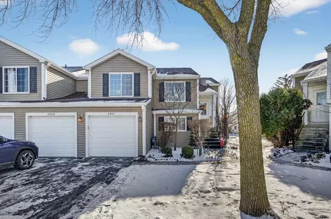 1913 Windsong Dr #284, Schaumburg, IL 60194
