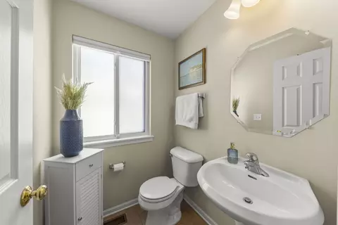 Bath - 25301 Pavilion Pl, Plainfield, IL 60585 photo 1 of 5