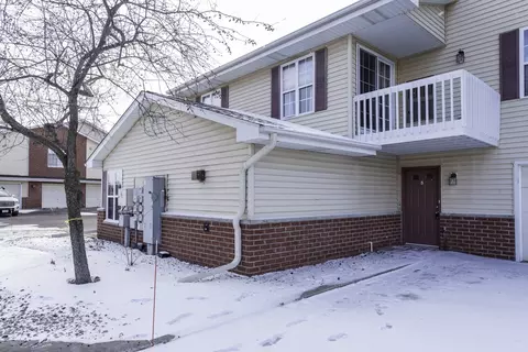 25151 87 St #5, Salem, WI 53168