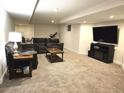 Living - 5417 Christopher Dr, Oak Forest, IL 60452 photo 2 of 3