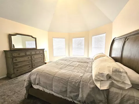 Bedroom - 5417 Christopher Dr, Oak Forest, IL 60452 photo 2 of 7