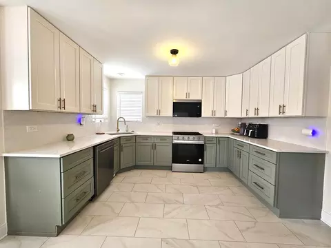 Kitchen - 5417 Christopher Dr, Oak Forest, IL 60452 photo 2 of 3