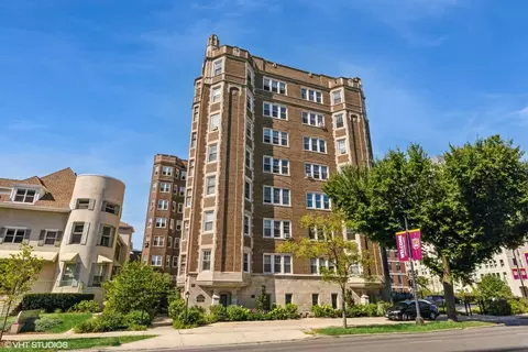 6334 N Sheridan Rd #4C, Chicago, IL 60660