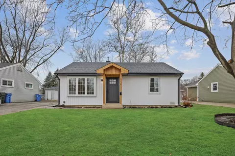 212 N Louis St, Mount Prospect, IL 60056