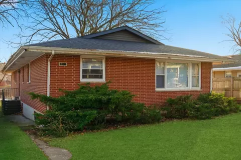 2311 Elisha Ave, Zion, IL 60099