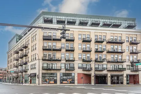 1645 W Ogden Ave #503, Chicago, IL 60612