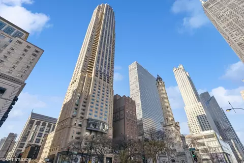 800 N Michigan Ave #3501, Chicago, IL 60611