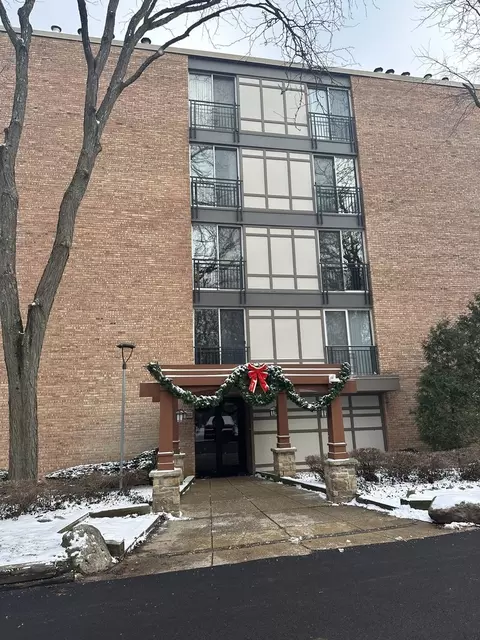 5800 Oakwood Dr #5G, Lisle, IL 60532