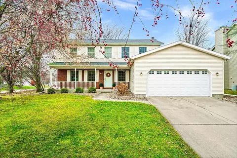 9 Blue Lake Ct, Bloomington, IL 61704
