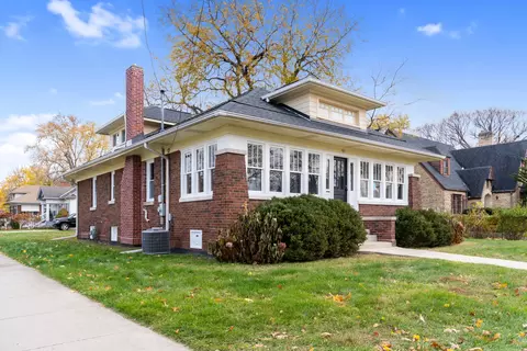 407 N Liberty St, Elgin, IL 60120
