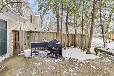 Exterior - 46 Oak Valley Dr, Cary, IL 60013 photo 3 of 5