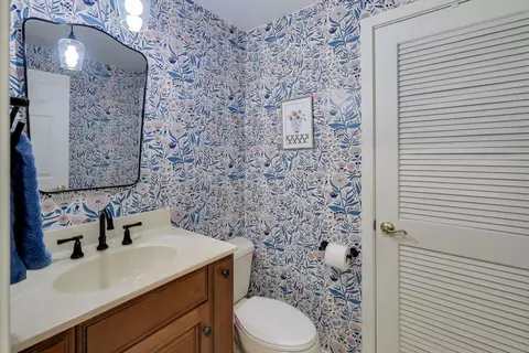 Bath - 46 Oak Valley Dr, Cary, IL 60013 photo 1 of 3