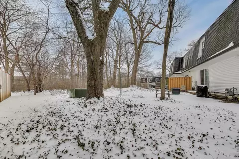 Exterior - 46 Oak Valley Dr, Cary, IL 60013 photo 4 of 5