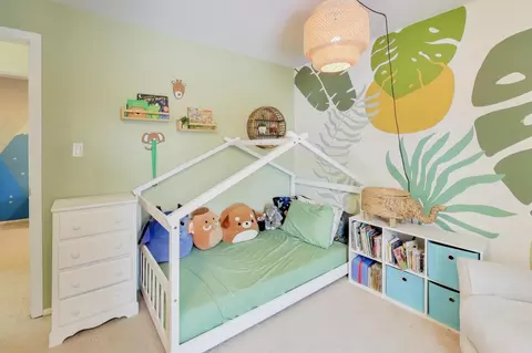 Bedroom - 46 Oak Valley Dr, Cary, IL 60013 photo 4 of 4