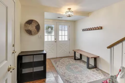 Entry Way - 46 Oak Valley Dr, Cary, IL 60013 photo 1 of 2