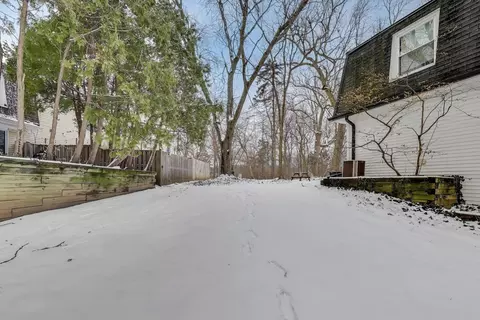 Exterior - 46 Oak Valley Dr, Cary, IL 60013 photo 5 of 5