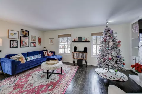 Living - 46 Oak Valley Dr, Cary, IL 60013 photo 1 of 3