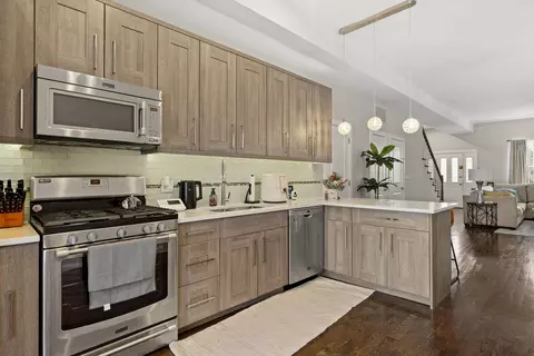 Kitchen - 4331 S Evans Ave, Chicago, IL 60653 photo 1 of 2