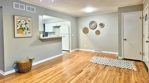 Living - 1509 Pine St, Mchenry, IL 60050 photo 5 of 5