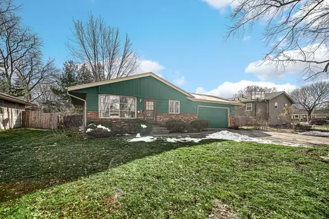 1226 Arnold Ave, Rockford, IL 61108