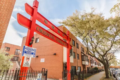 335 W 23rd St #B, Chicago, IL 60616