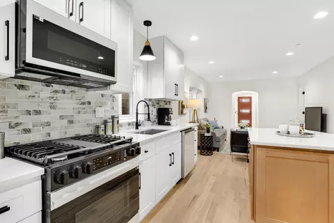 10141 S Artesian Ave, Chicago, IL 60655 photo 9